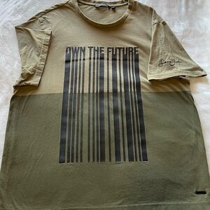 Authentic Men’s Sean John T-Shirt
-3XL
-Olive Green
-100% Cotton Color